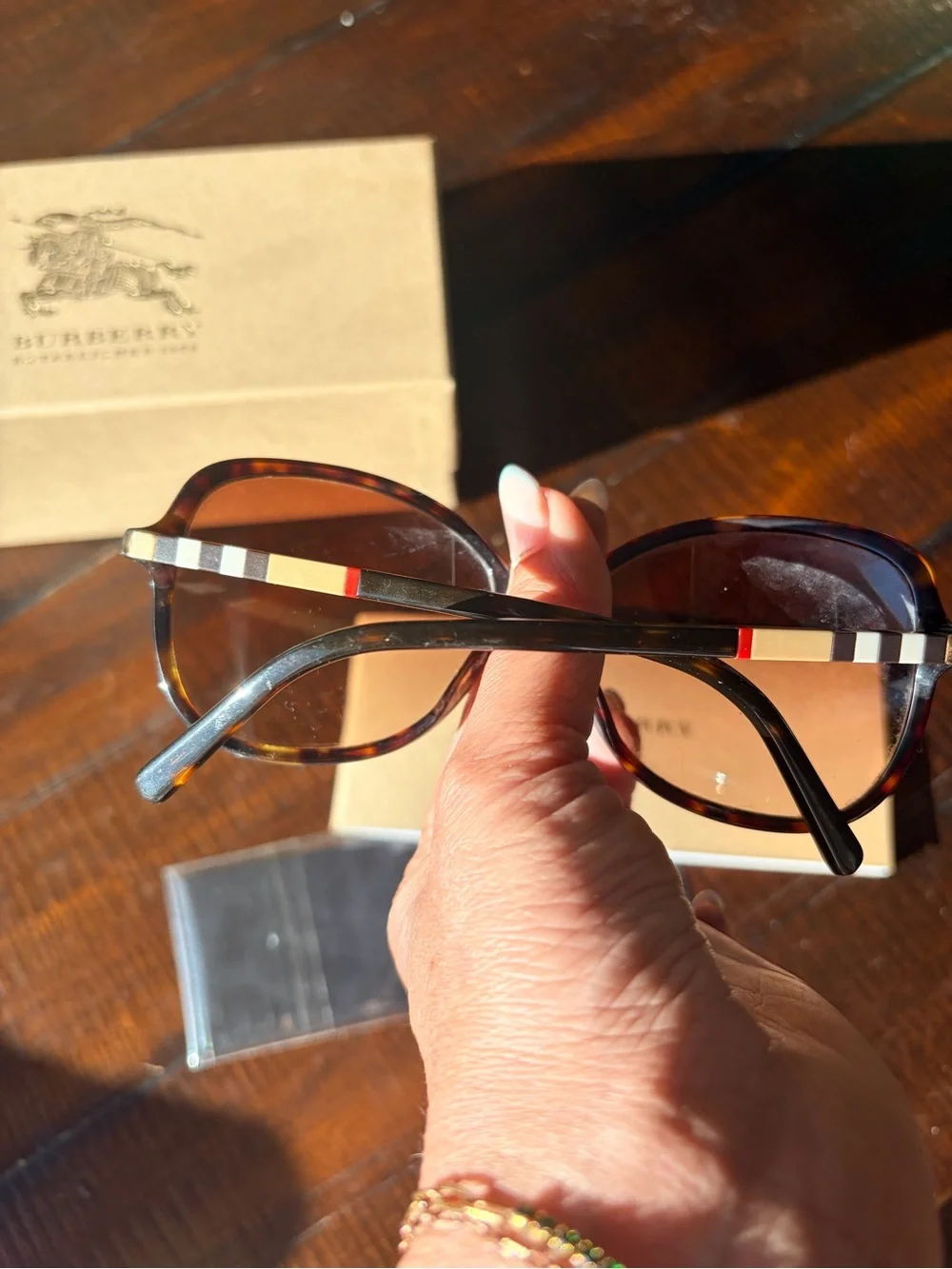 Burberry model 4197